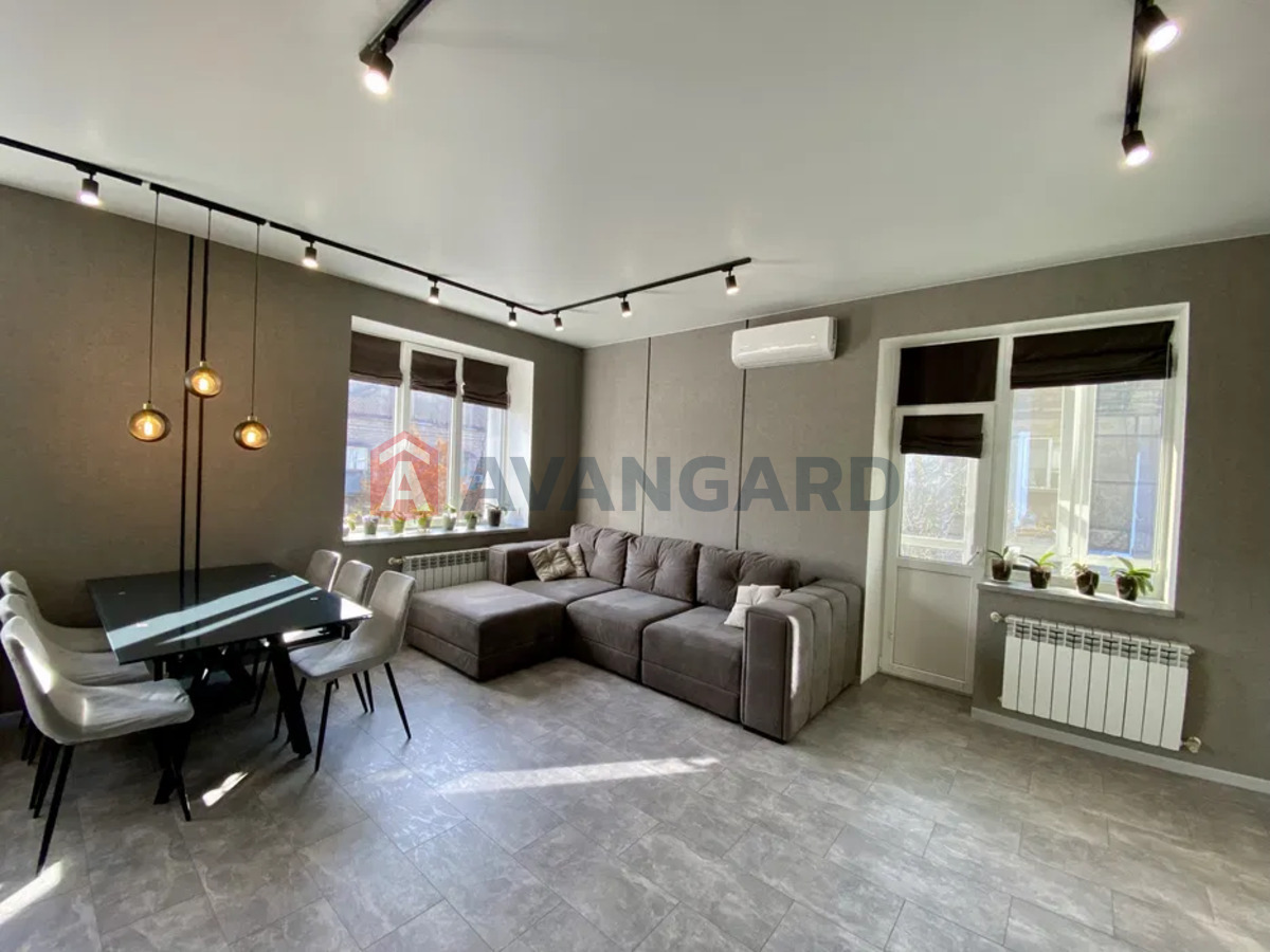 3 ����. ��������, 75/-/7 ��. �., 5/5 ���� ���� 1