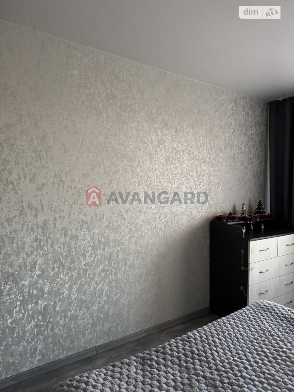 3 ��. ��������, 68/42/8 ��. �., 4/9 ������ ���� 19