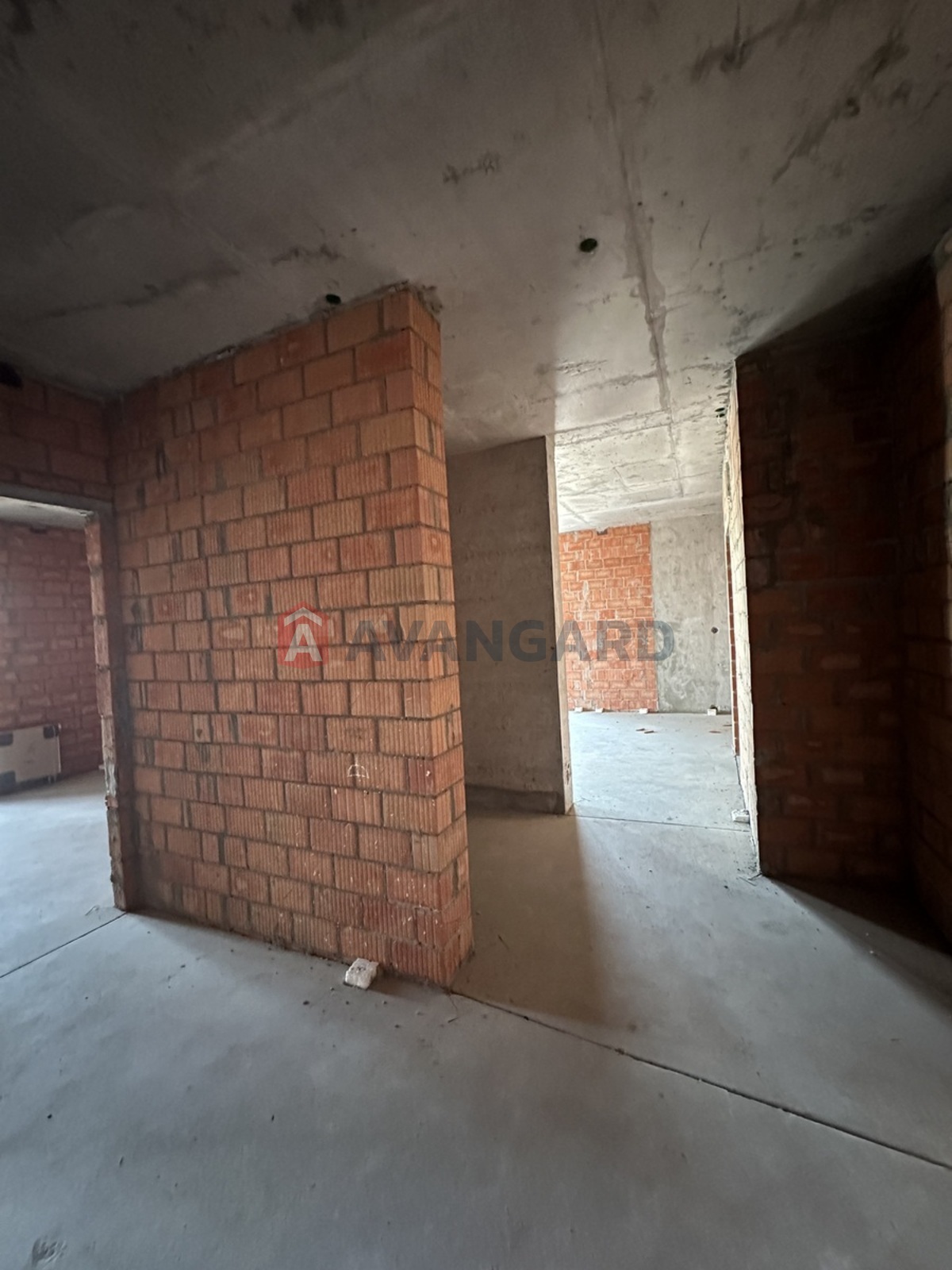 3 ��. ��������, 107/48/33 ��. �., 6/26 ������ ���� 10