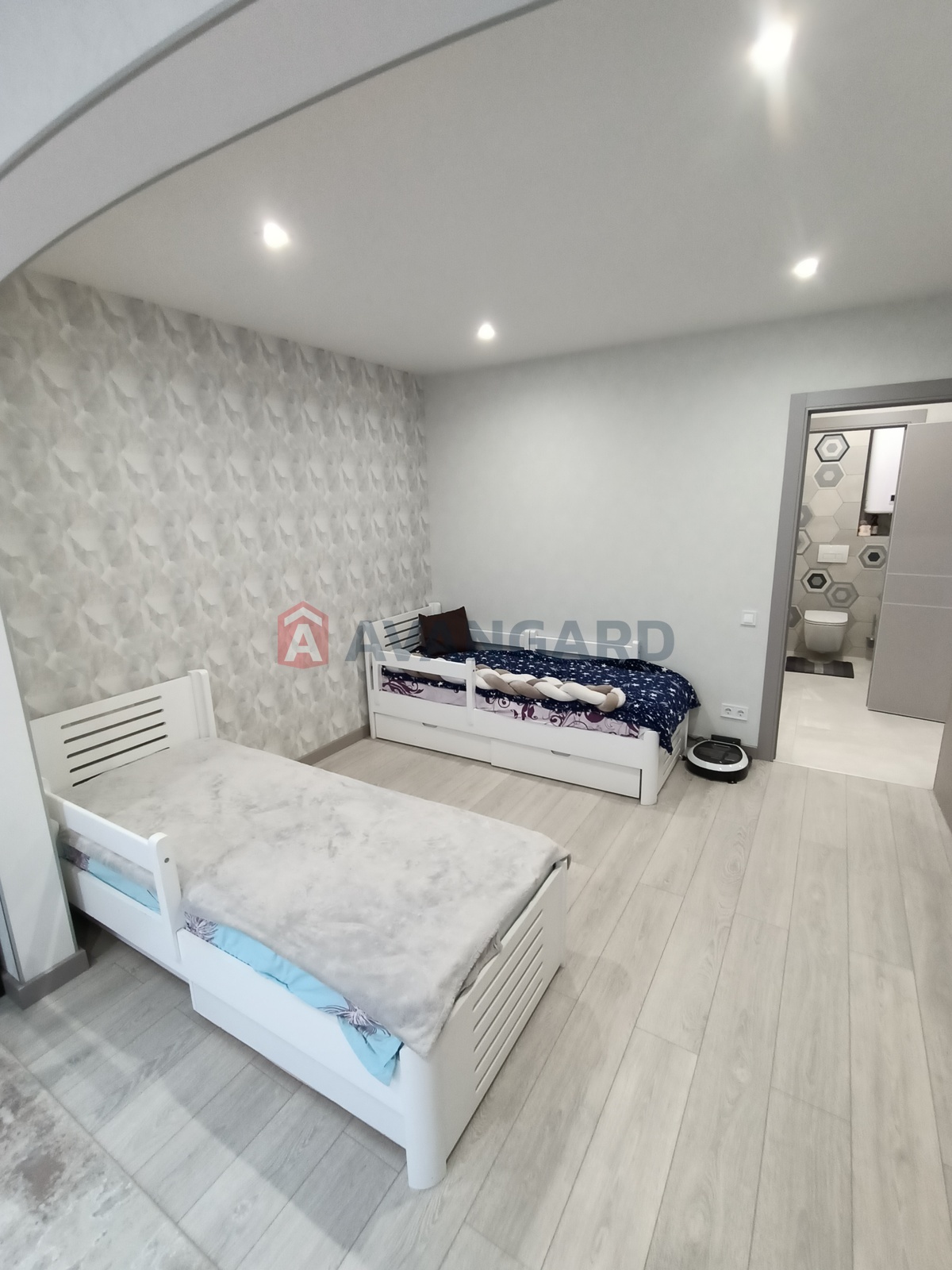 4 кім. квартира, 96/-/25 кв. м., 10/10 поверх фото 3 4 кім. квартира, 96/-/25 кв. м., 10/10 поверх фото 3