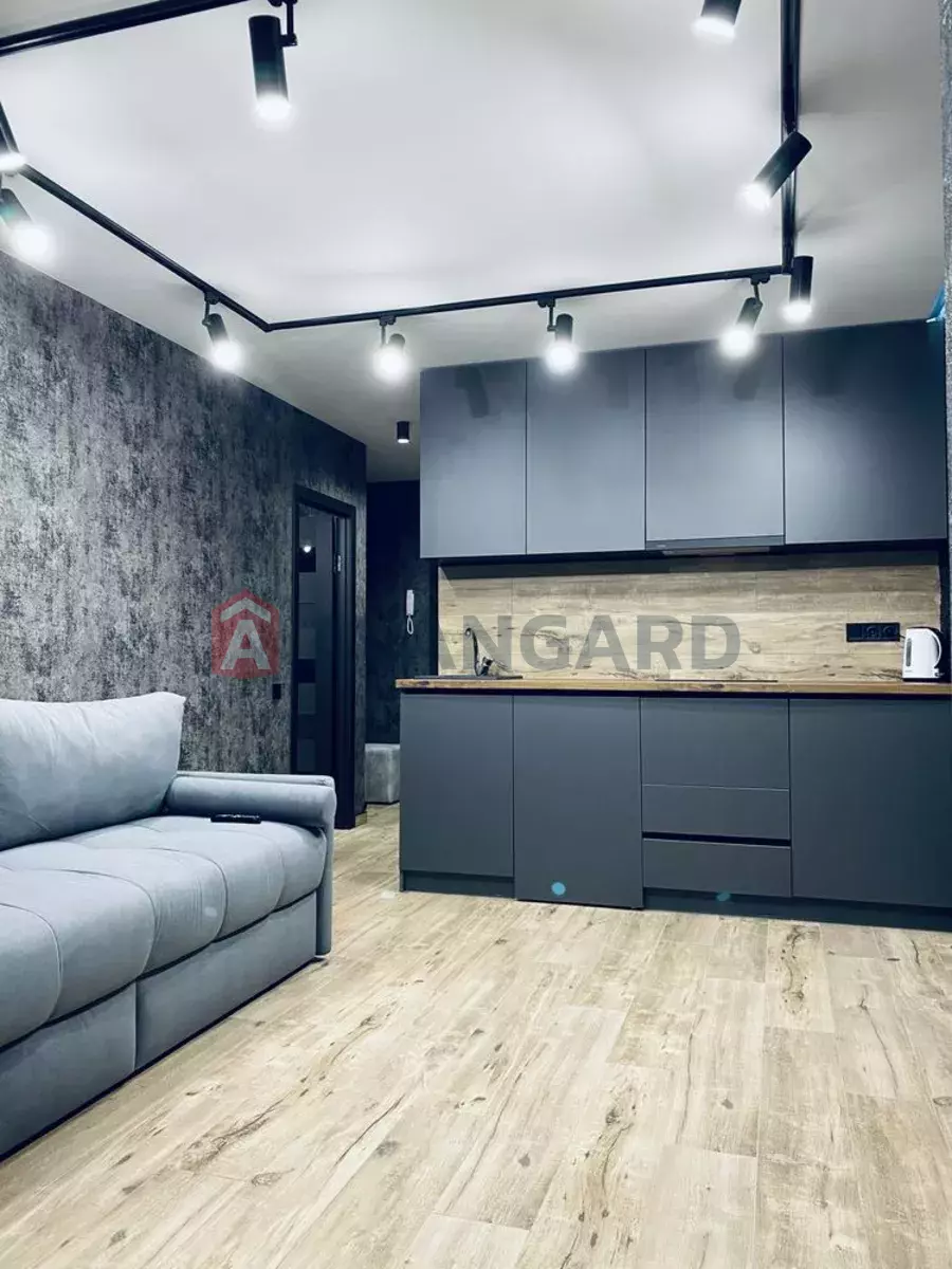 2 ��. ��������, 50/-/18 ��. �., 6/12 ������ ���� 9