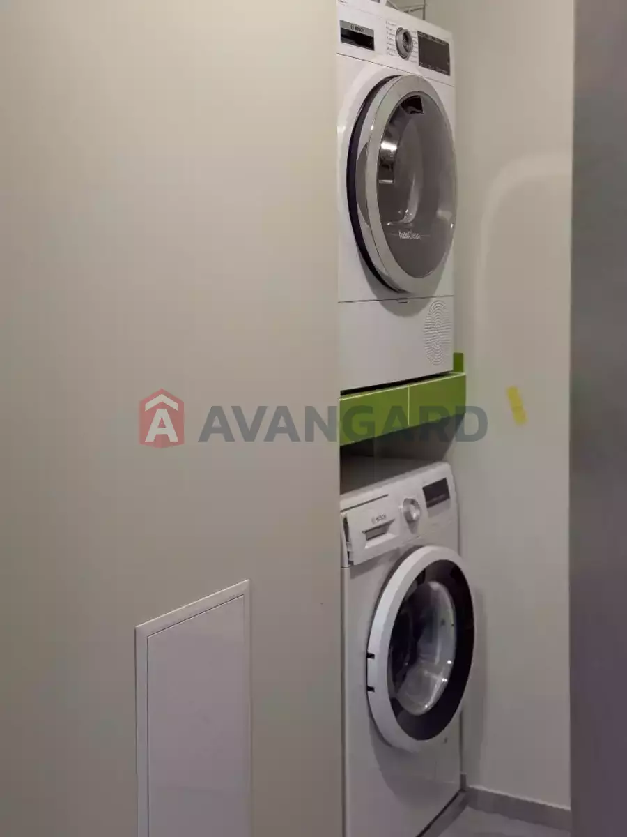 4 ��. ��������, 130/-/50 ��. �., 8/10 ������ ���� 17