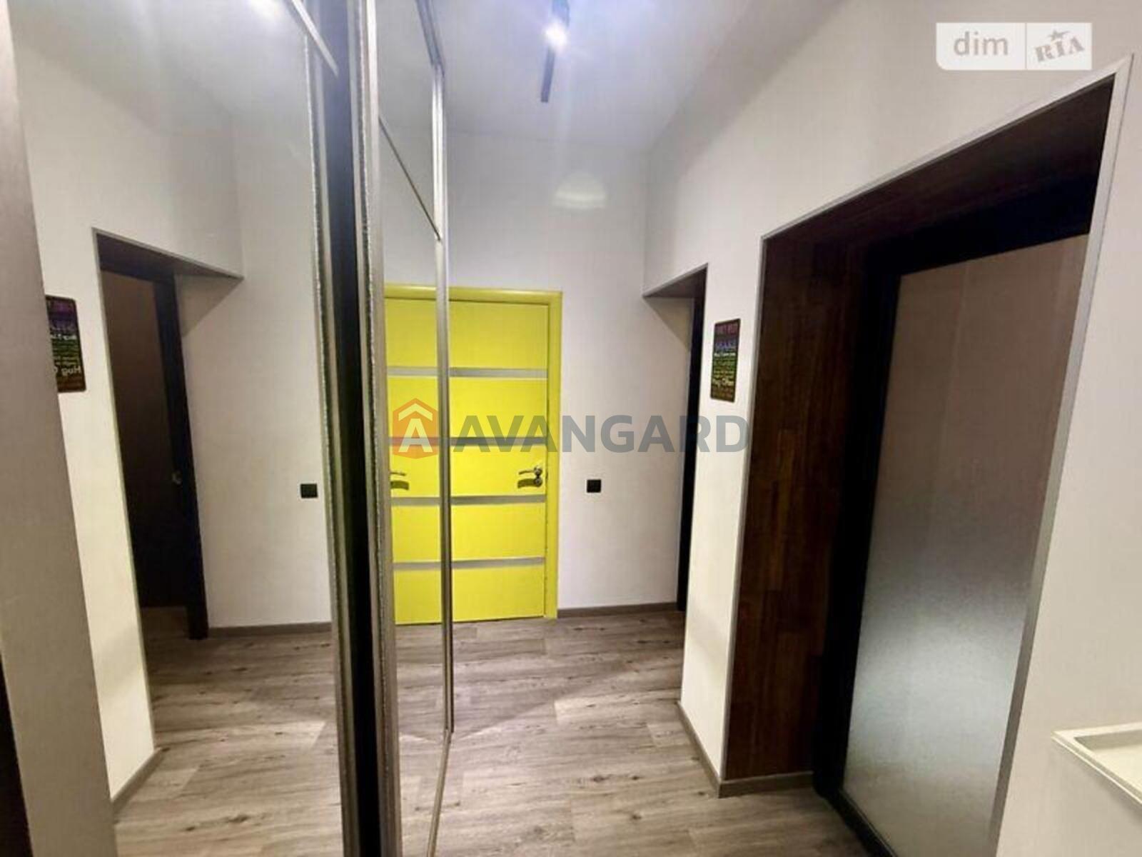 2 ��. ��������, 53/18/25 ��. �., 3/5 ������ ���� 11