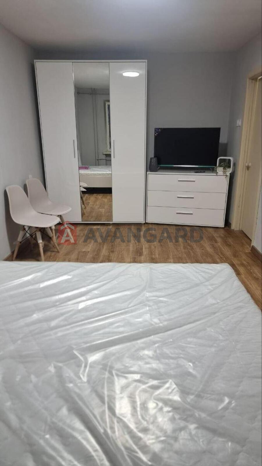 1 ��. ��������, 35/17/9 ��. �., 2/5 ������ ���� 3