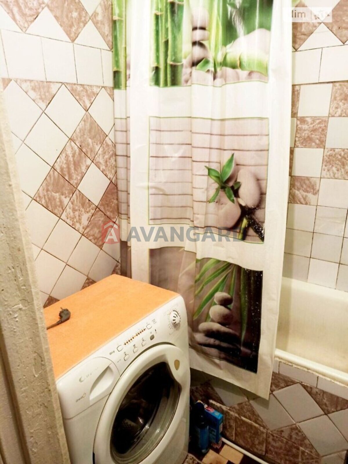 4 ��. ��������, 82/51/7 ��. �., 5/9 ������ ���� 26