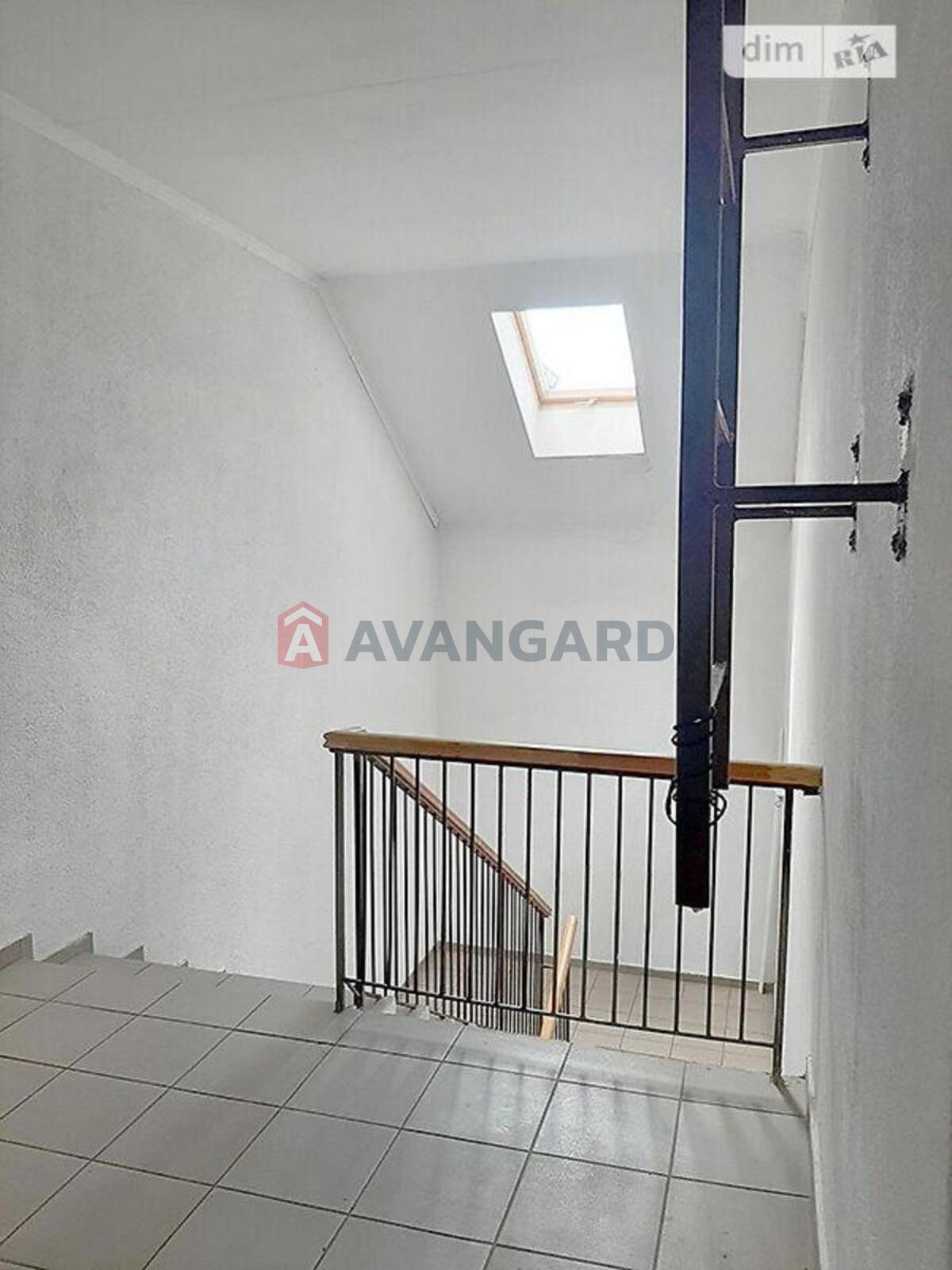 1 ��. ��������, 34/15/9 ��. �., 6/6 ������ ���� 12