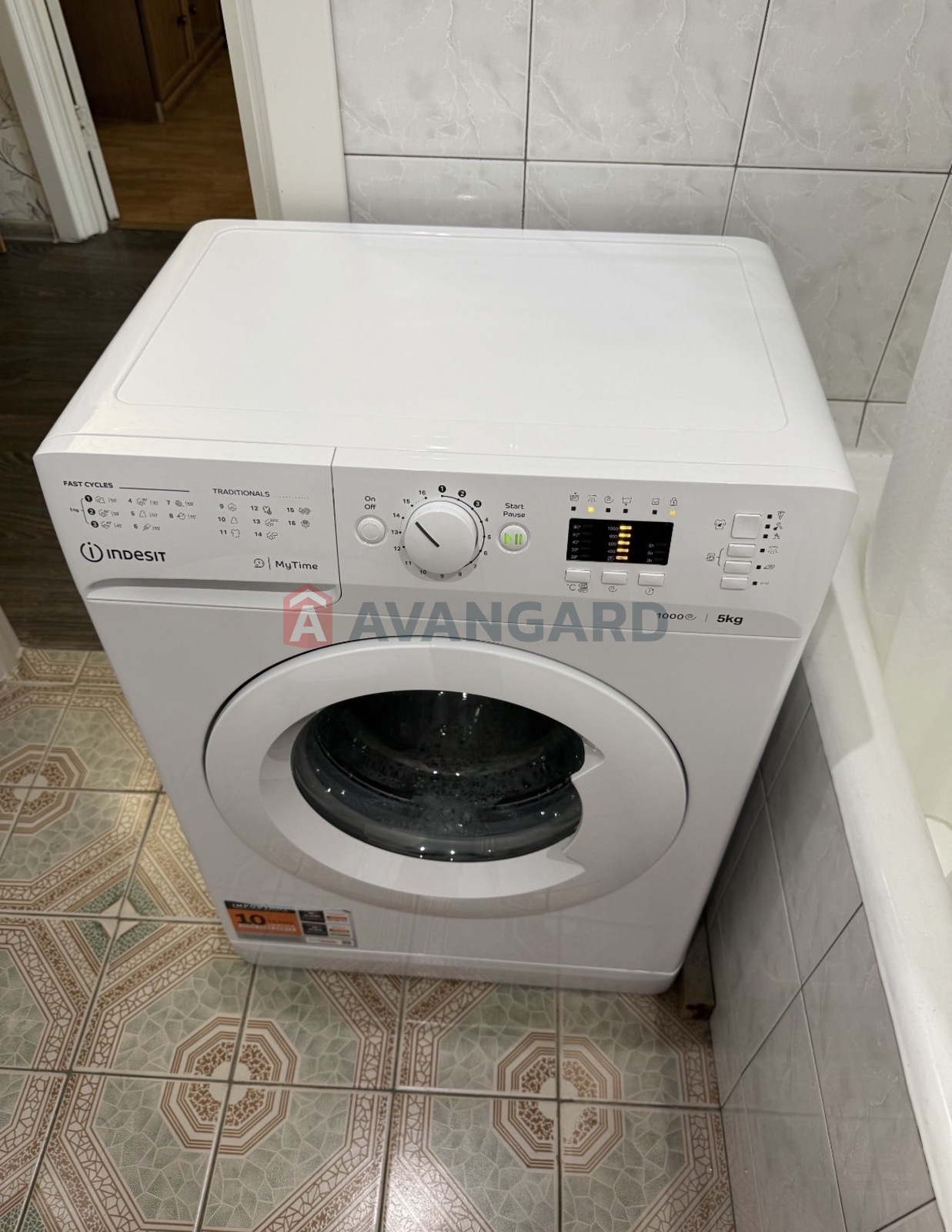 1 ��. ��������, 38,8 /-/10 ��. �., 3/9 ������ ���� 14