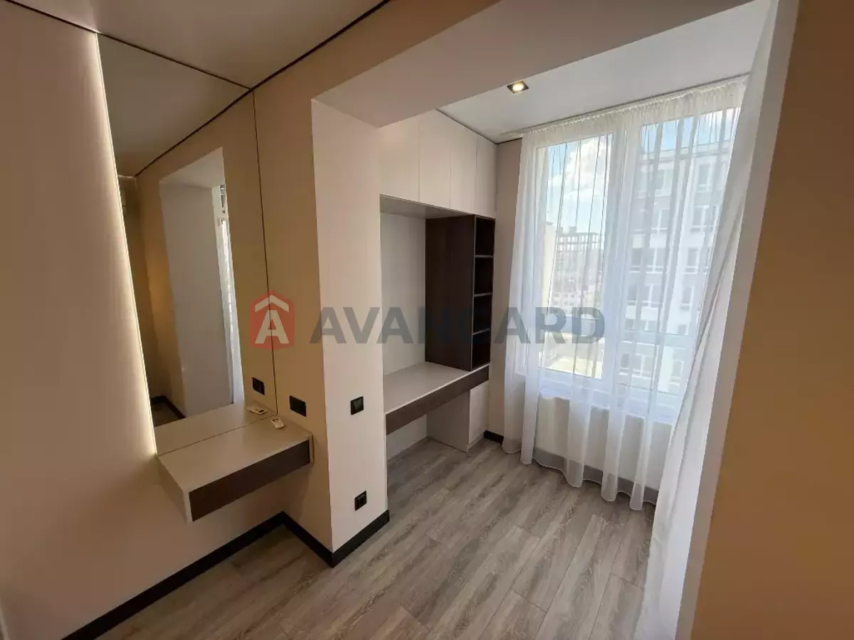 3 ��. ��������, 69/-/- ��. �., 8/10 ������ ���� 9