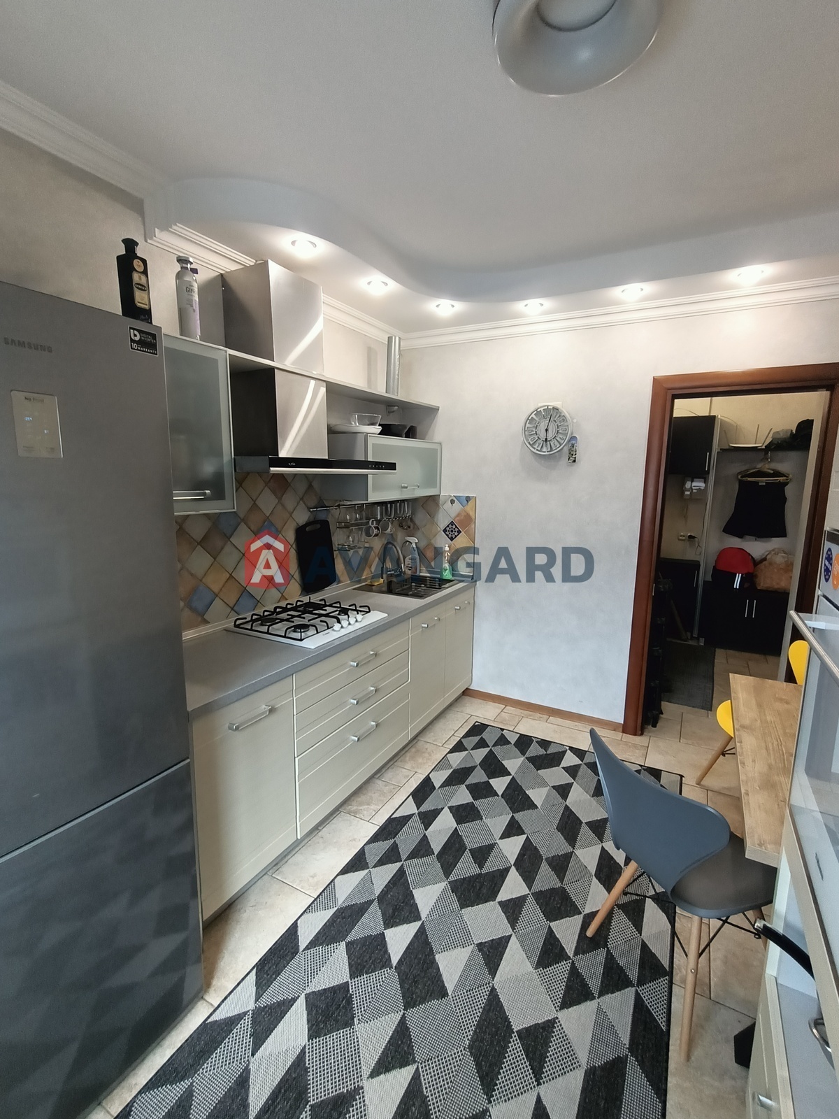 3 кім. квартира, 67/40/10 кв. м., 9/9 поверх фото 6 3 кім. квартира, 67/40/10 кв. м., 9/9 поверх фото 6