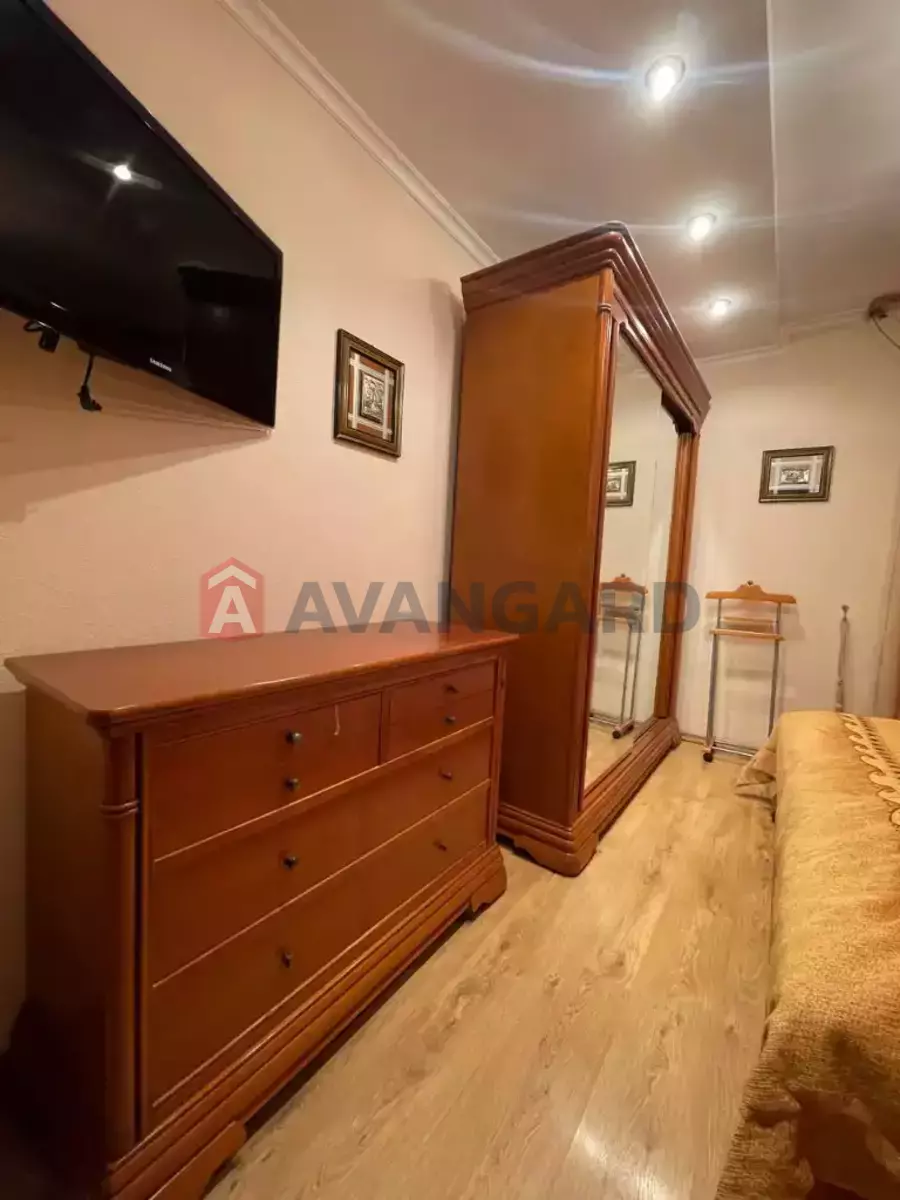 3 ����. ��������, 70/41/8 ��. �., 11/16 ���� ���� 15