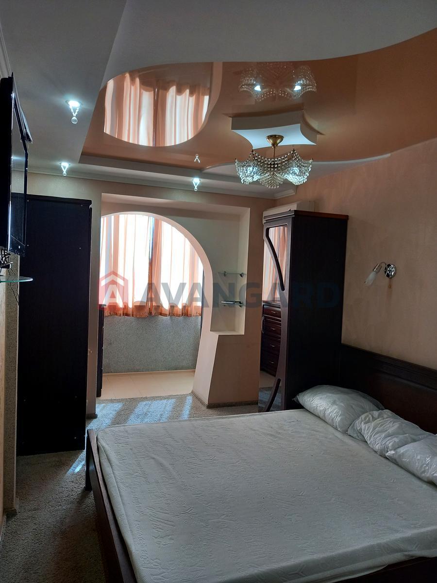 3 ��. ��������, 63,3/ 36.4 / 7.7 ��. �., 9/10 ������ ���� 4