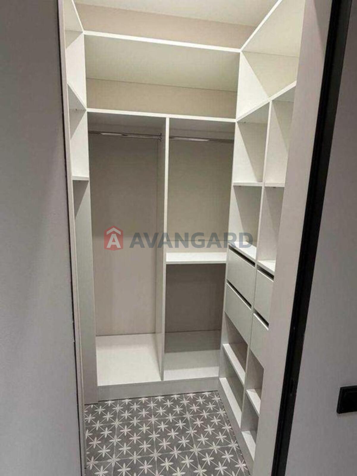 1 ����. ��������, 40/-/20 ��. �., 4/10 ���� ���� 18