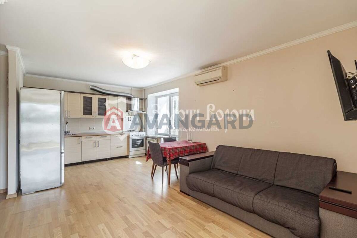 3 ��. ��������, 61/-/19 ��. �., 4/10 ������ ���� 1