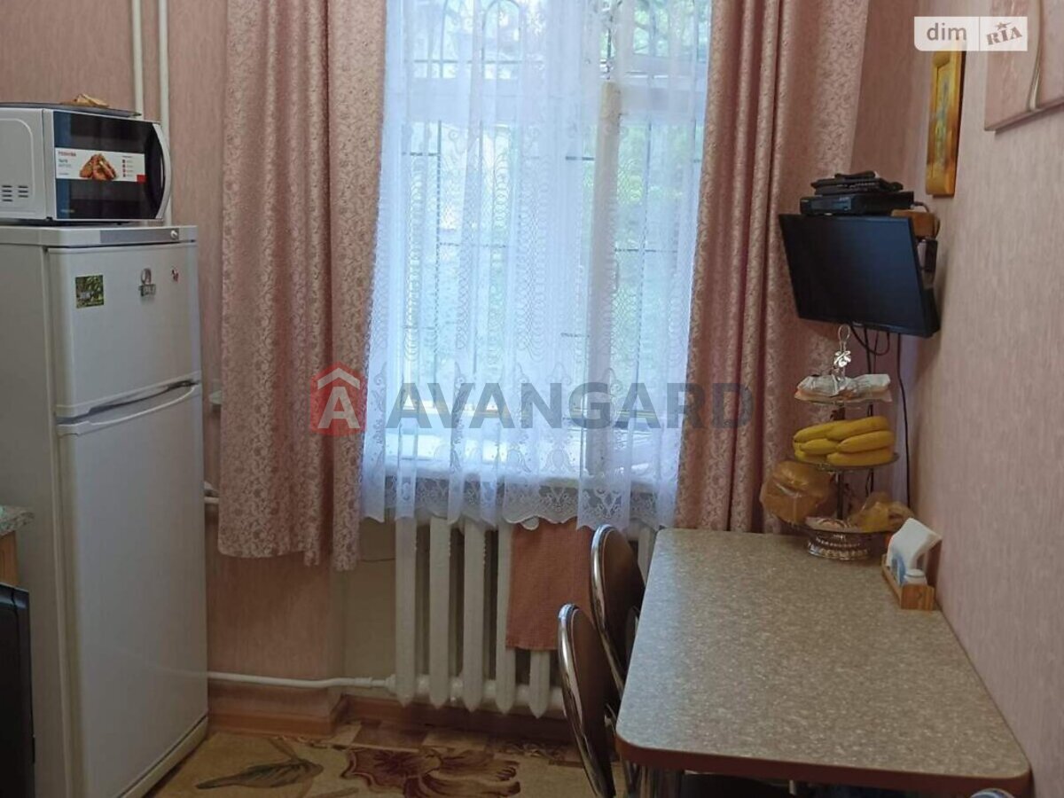 3 ��. ��������, 64/-/6 ��. �., 1/2 ������ ���� 23