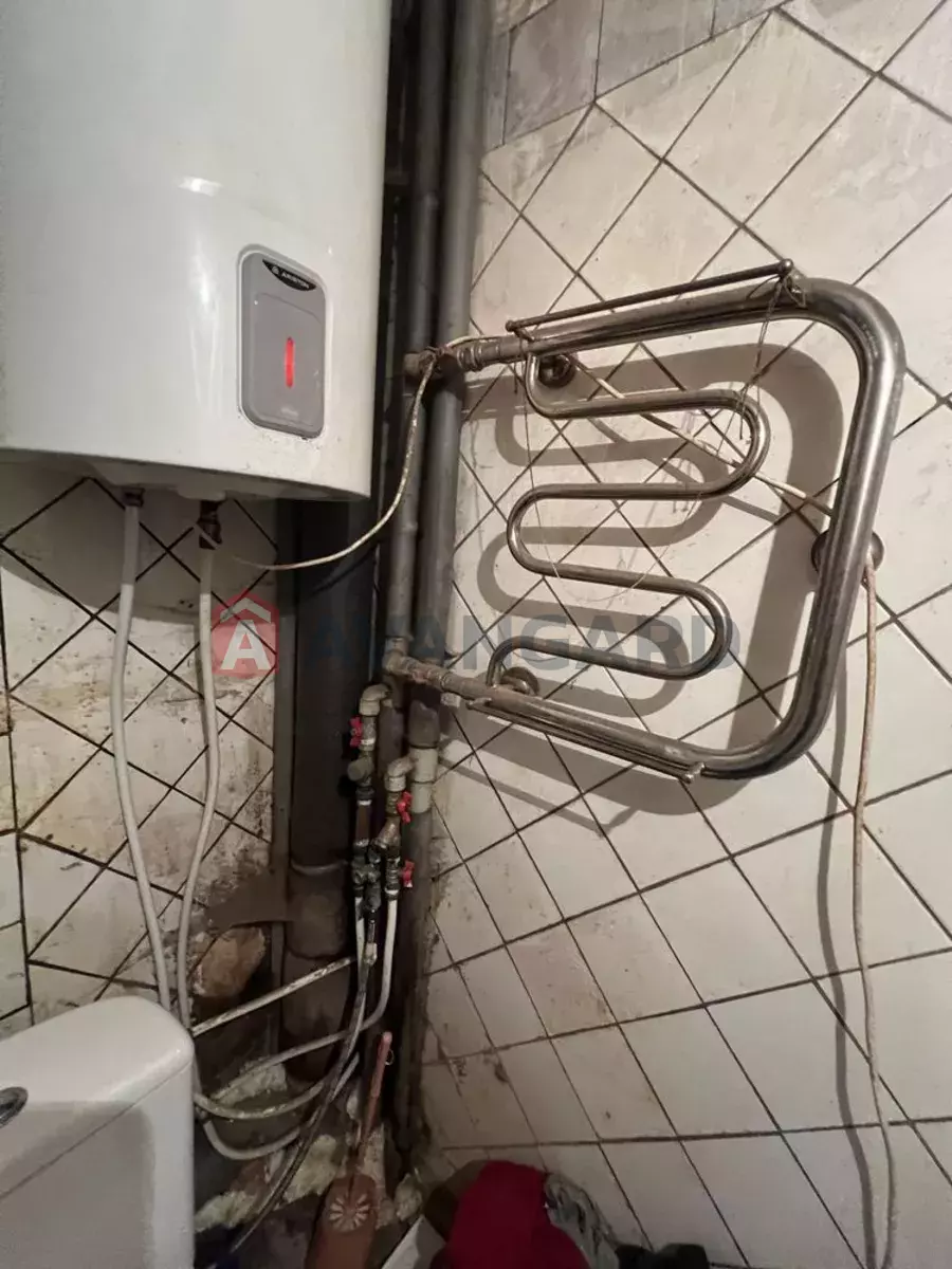 3 . , 58/-/10 . ., 8/9   7