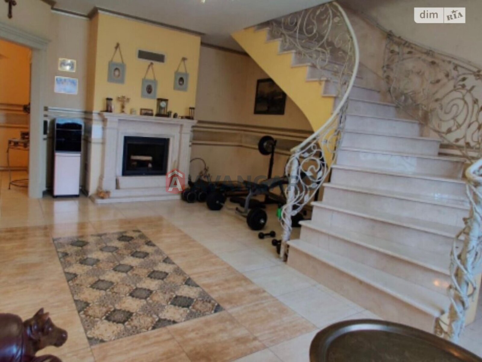 4 комн. квартира, 210/200/23 кв. м., 3/4 этаж фото 3 4 комн. квартира, 210/200/23 кв. м., 3/4 этаж фото 3