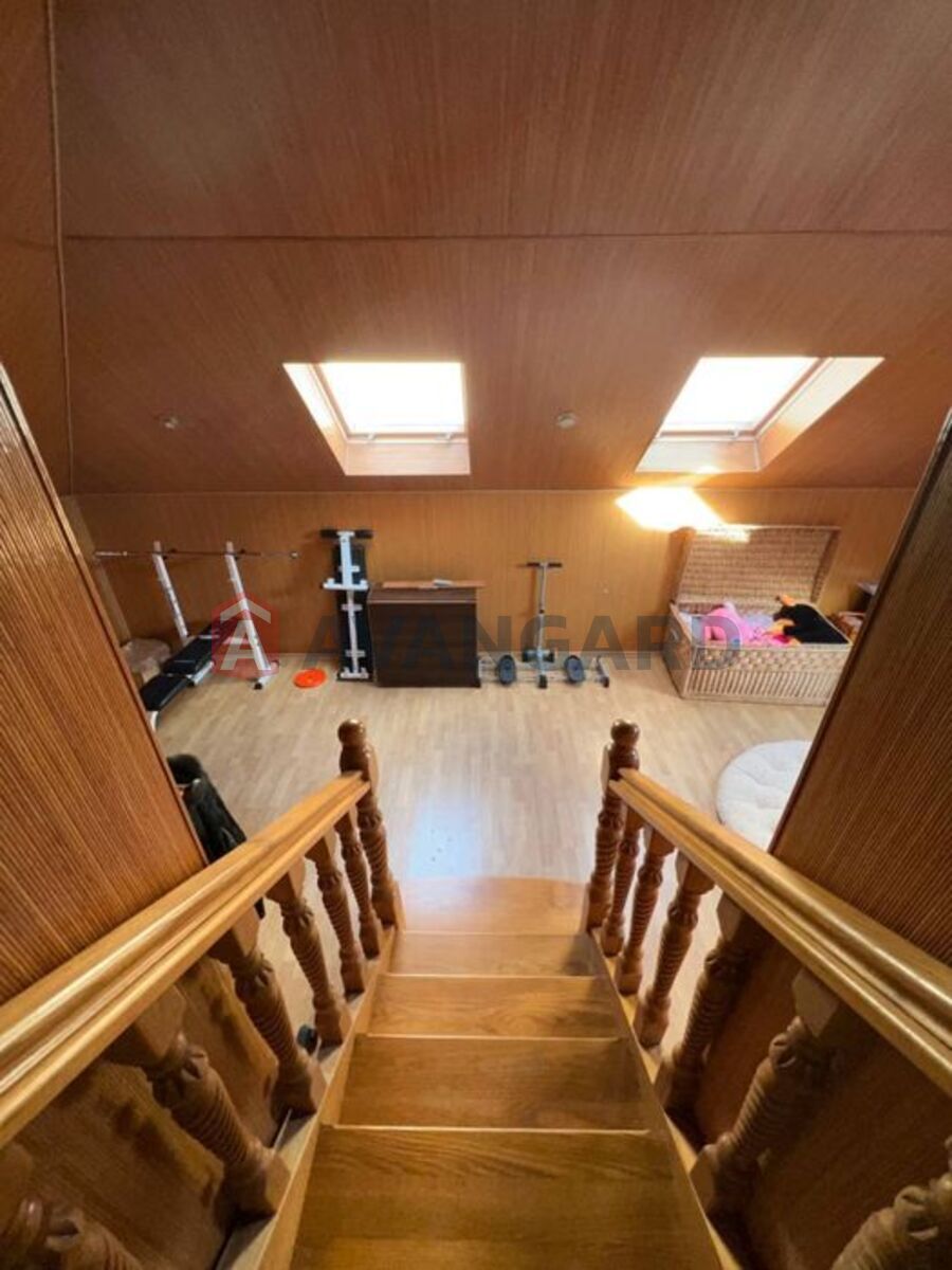 5 ��. ��������, 190/-/- ��. �., 1/2 ������ ���� 18