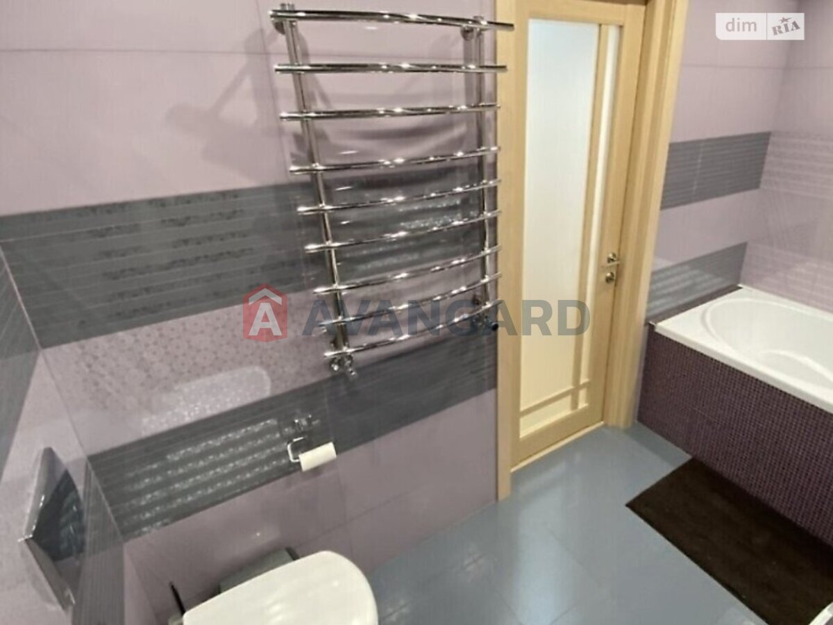 3 ��. ��������, 95/52/10 ��. �., 4/5 ������ ���� 7