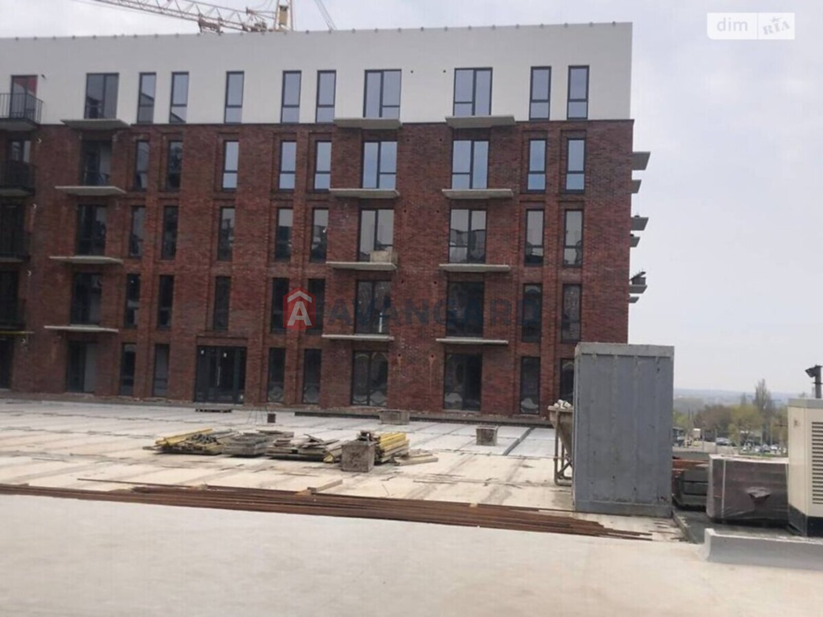 2 ��. ��������, 61/-/- ��. �., 3/5 ������ ���� 9