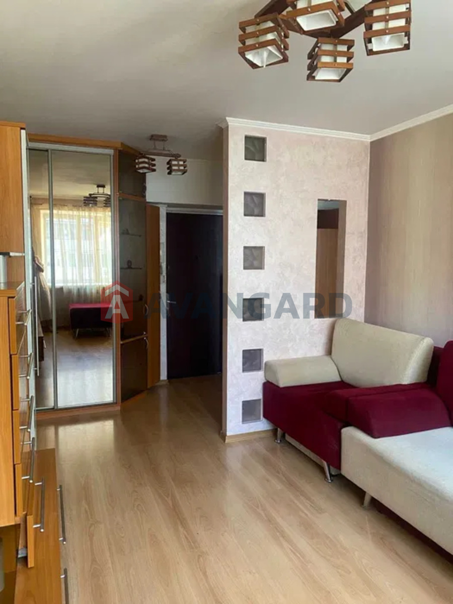 1 ��. ��������, 59/-/13 ��. �., 5/5 ������ ���� 8