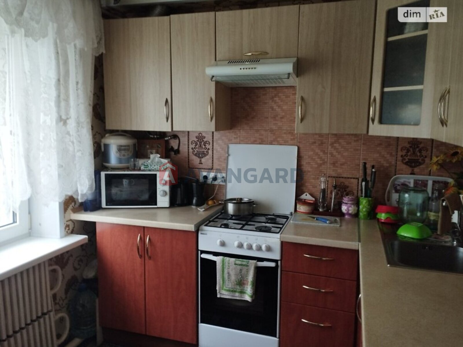 2 ��. ��������, 44/33/6 ��. �., 1/2 ������ ���� 3