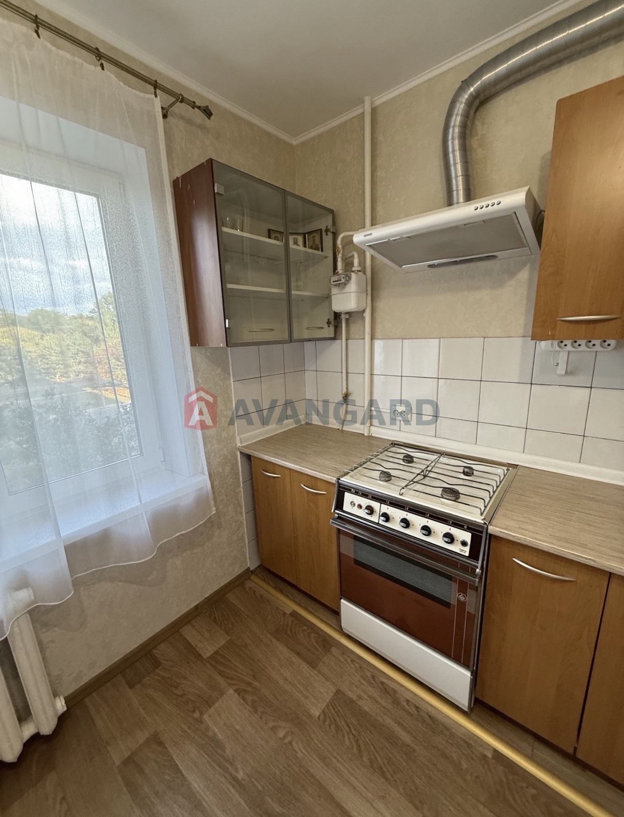 1 ��. ��������, 38,8 /-/10 ��. �., 3/9 ������ ���� 9