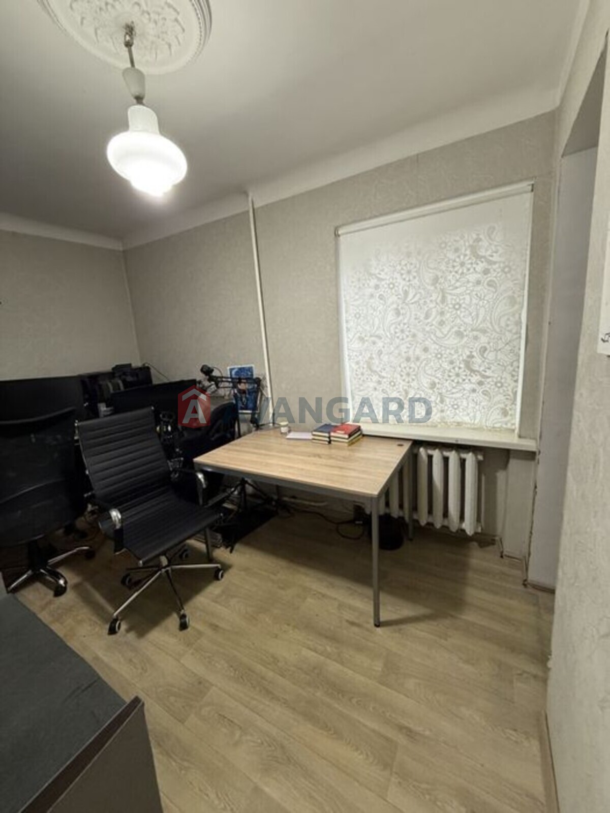 2 ��. ��������, 43/-/5 ��. �., 1/3 ������ ���� 8