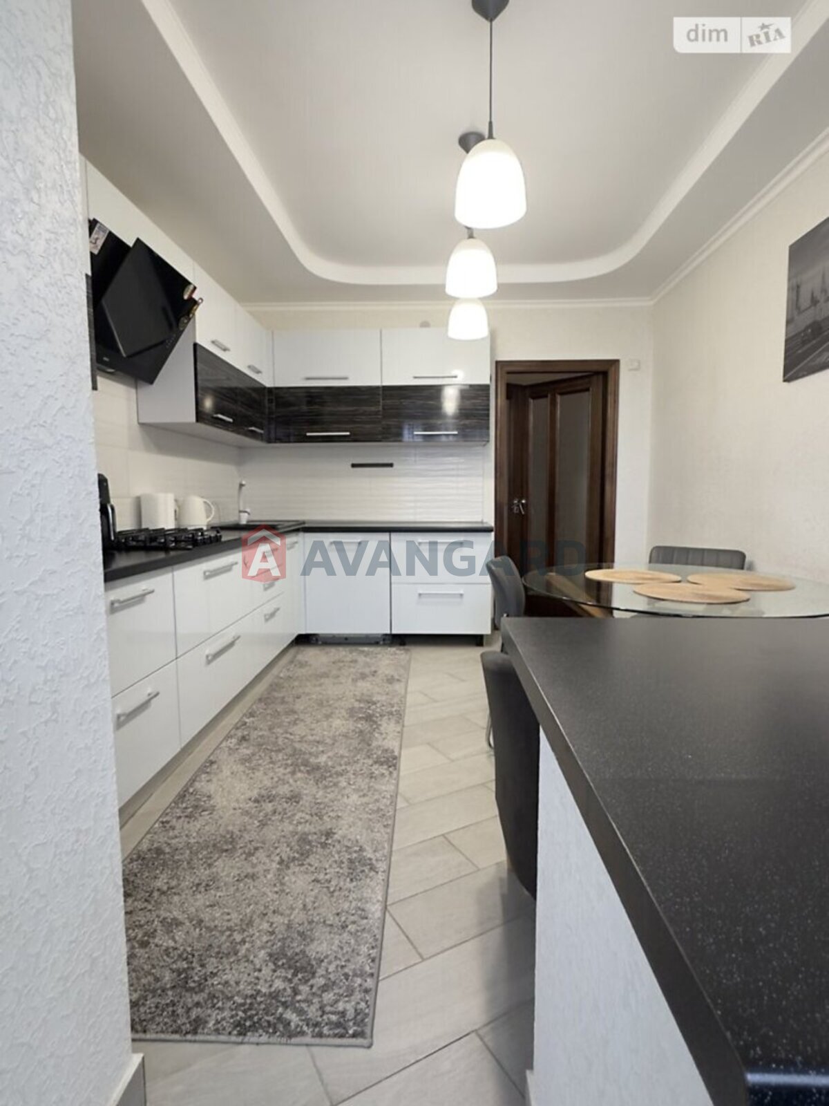 4 ��. ��������, 147/70/14 ��. �., 9/9 ������ ���� 7