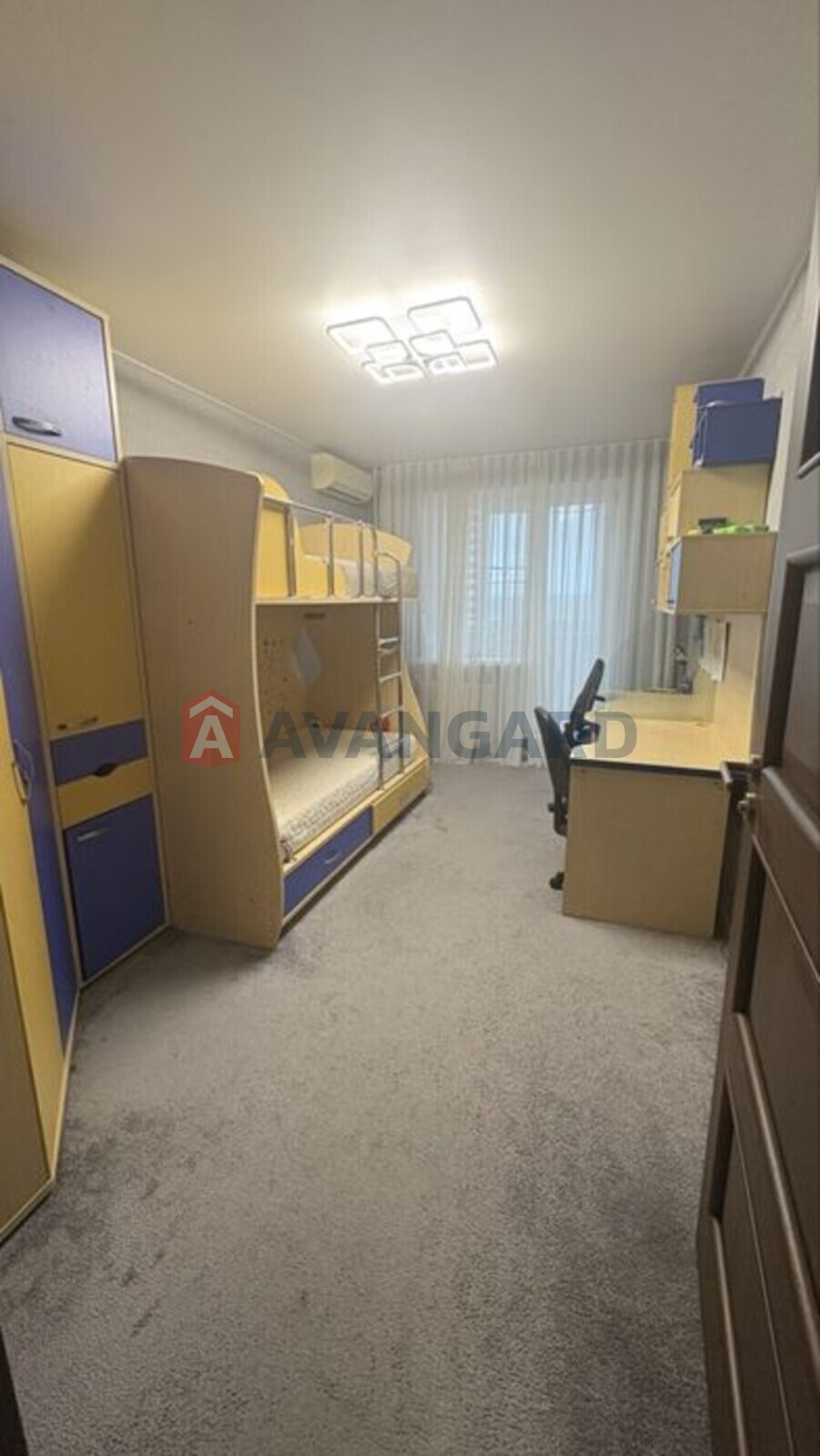 3 ��. ��������, 80/-/18 ��. �., 7/10 ������ ���� 7