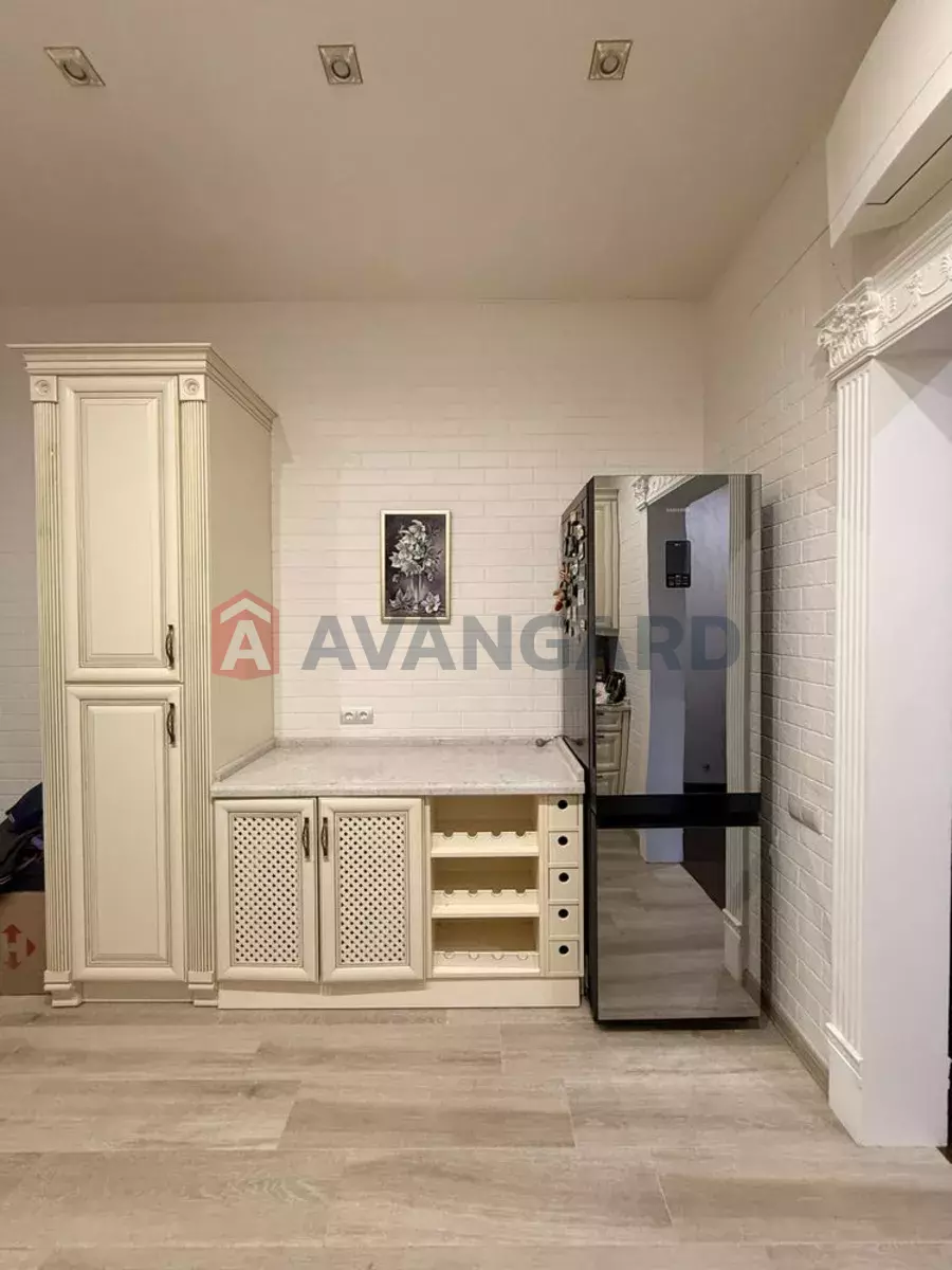 3 ��. ��������, 168/-/22 ��. �., 2/5 ������ ���� 13