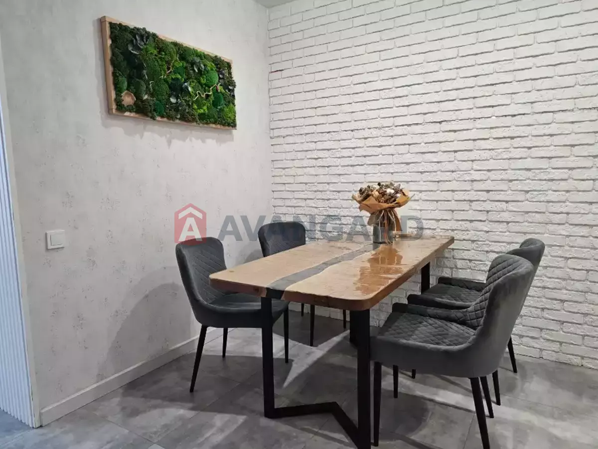 2 ��. ��������, 95/-/- ��. �., 9/11 ������ ���� 19