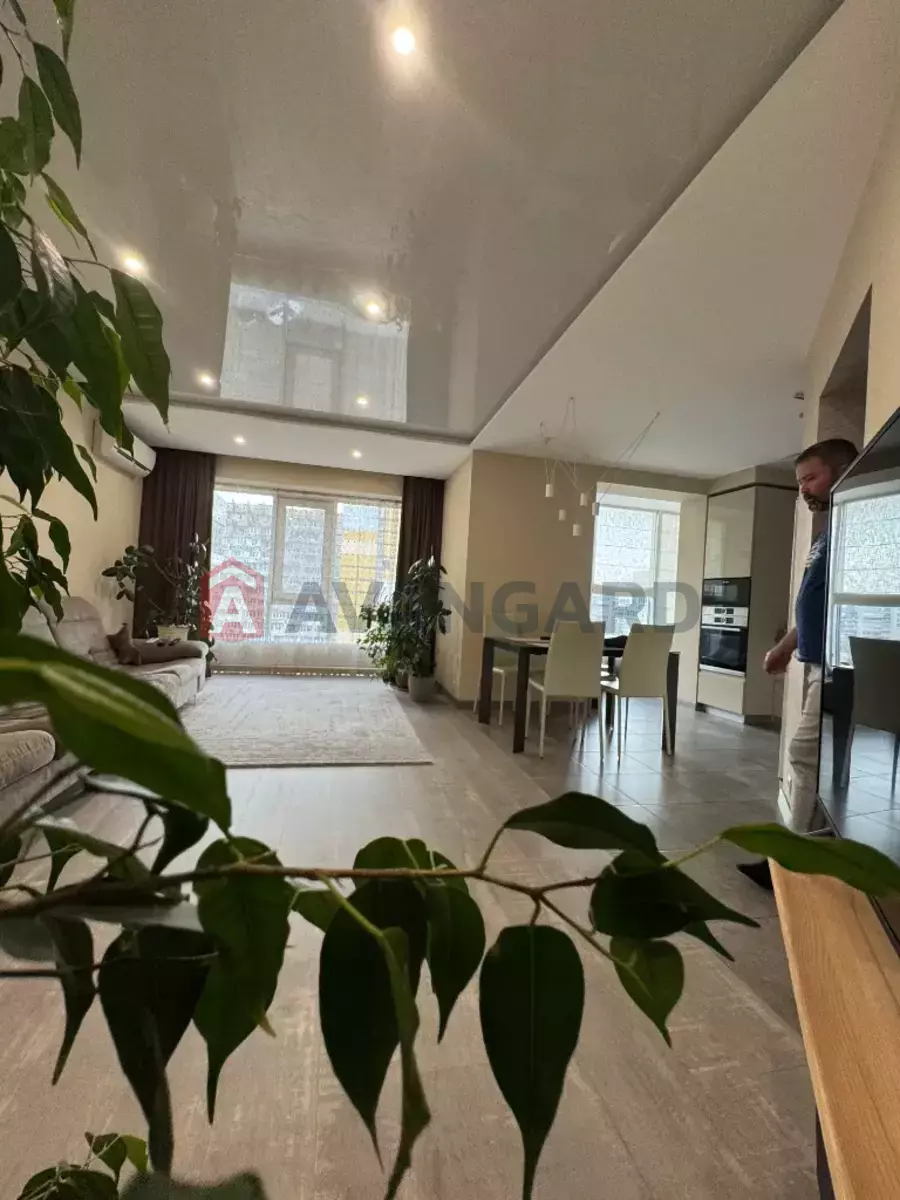 3 ��. ��������, 98/40/40 ��. �., 9/10 ������ ���� 5