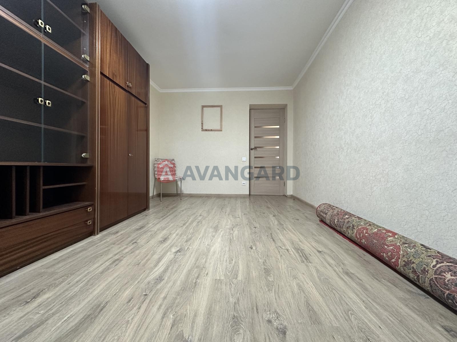 2 ��. ��������, 49/30/8 ��. �., 5/5 ������ ���� 12