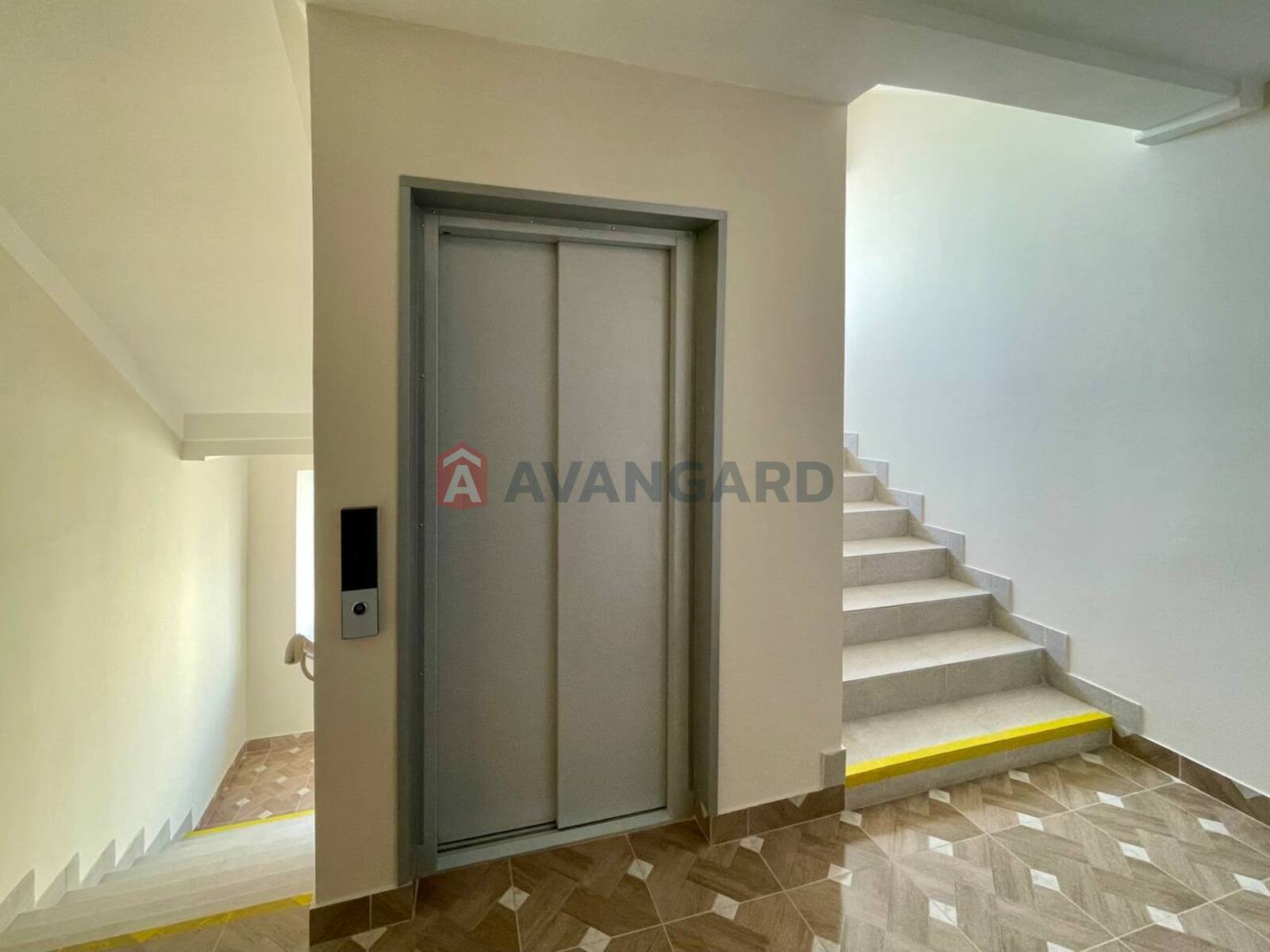 1 ��. ��������, 39,2/-/6,2 ��. �., 6/9 ������ ���� 16