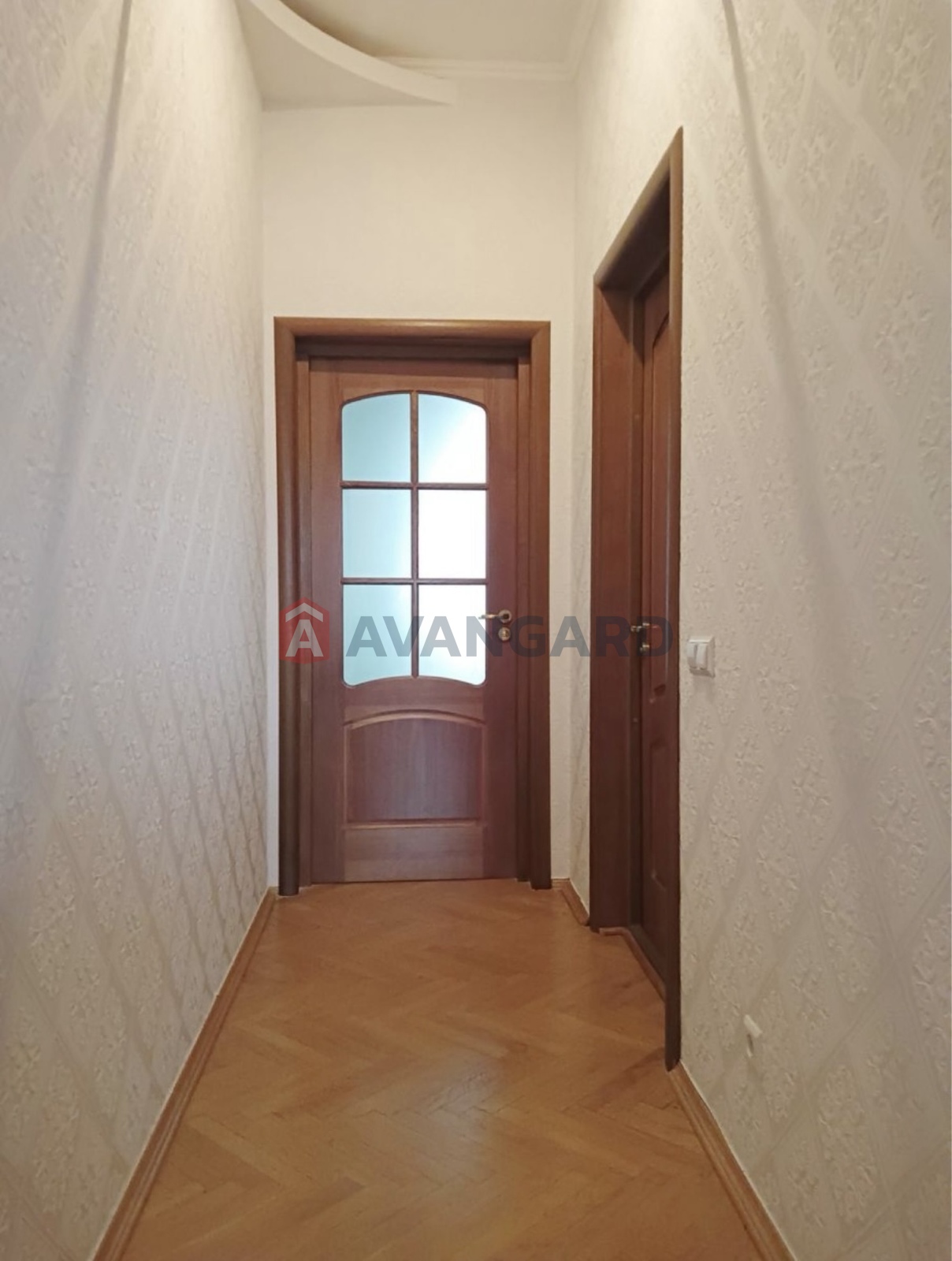 3 ����. ��������, 122/-/23 ��. �., 9/10 ���� ���� 11