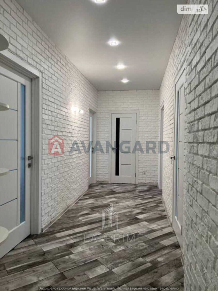 3 ����. ��������, 78/44/14 ��. �., 2/10 ���� ���� 14