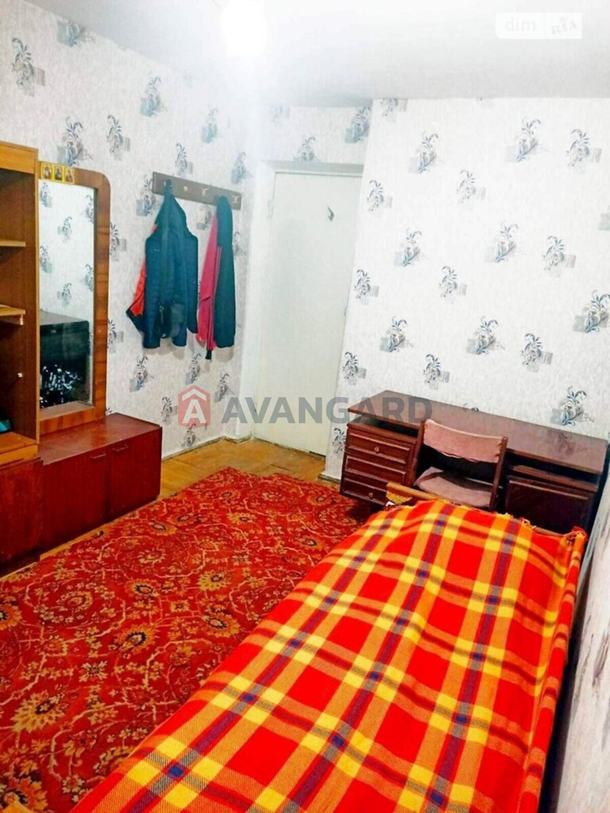 4 ��. ��������, 82/51/7 ��. �., 5/9 ������ ���� 20