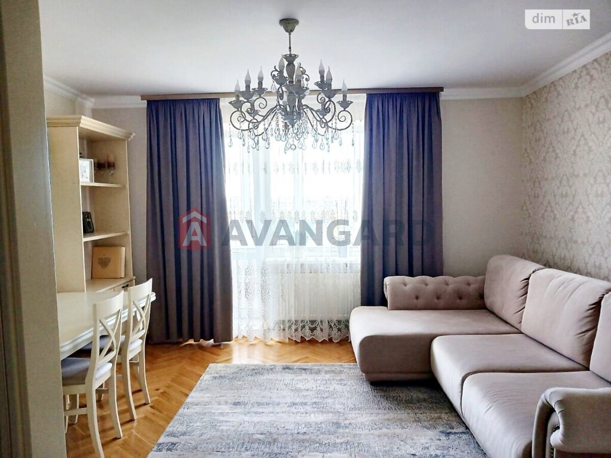 4 ��. ��������, 83/50/10 ��. �., 9/10 ������ ���� 1