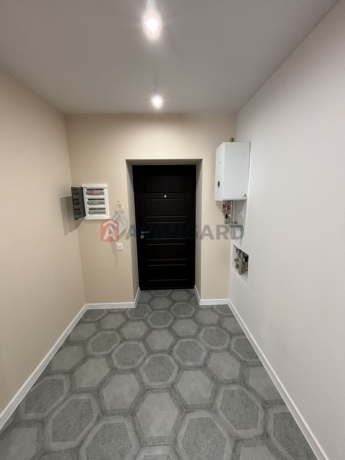 3 ��. ��������, 72/32/24 ��. �., 4/5 ������ ���� 19