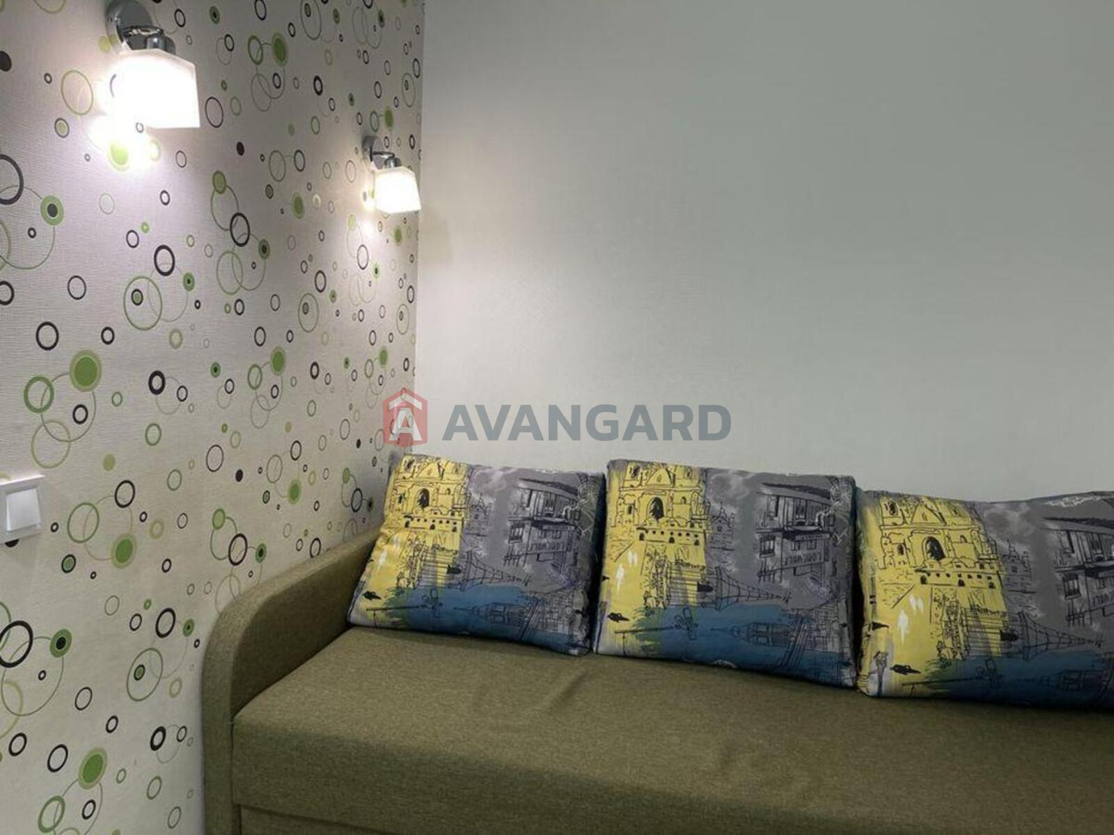 1 ��. ��������, 32/-/7 ��. �., 2/8 ������ ���� 5