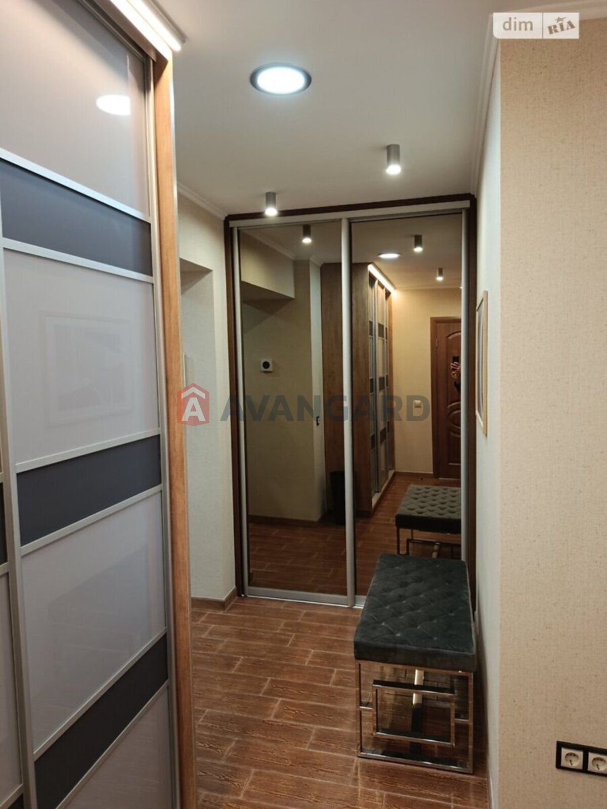 1 ��. ��������, 50/20/10 ��. �., 9/9 ������ ���� 16