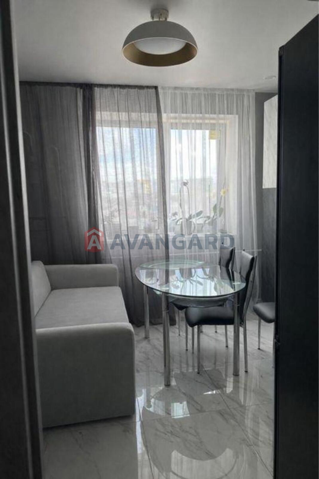 1 ��. ��������, 40/-/11 ��. �., 3/10 ������ ���� 9