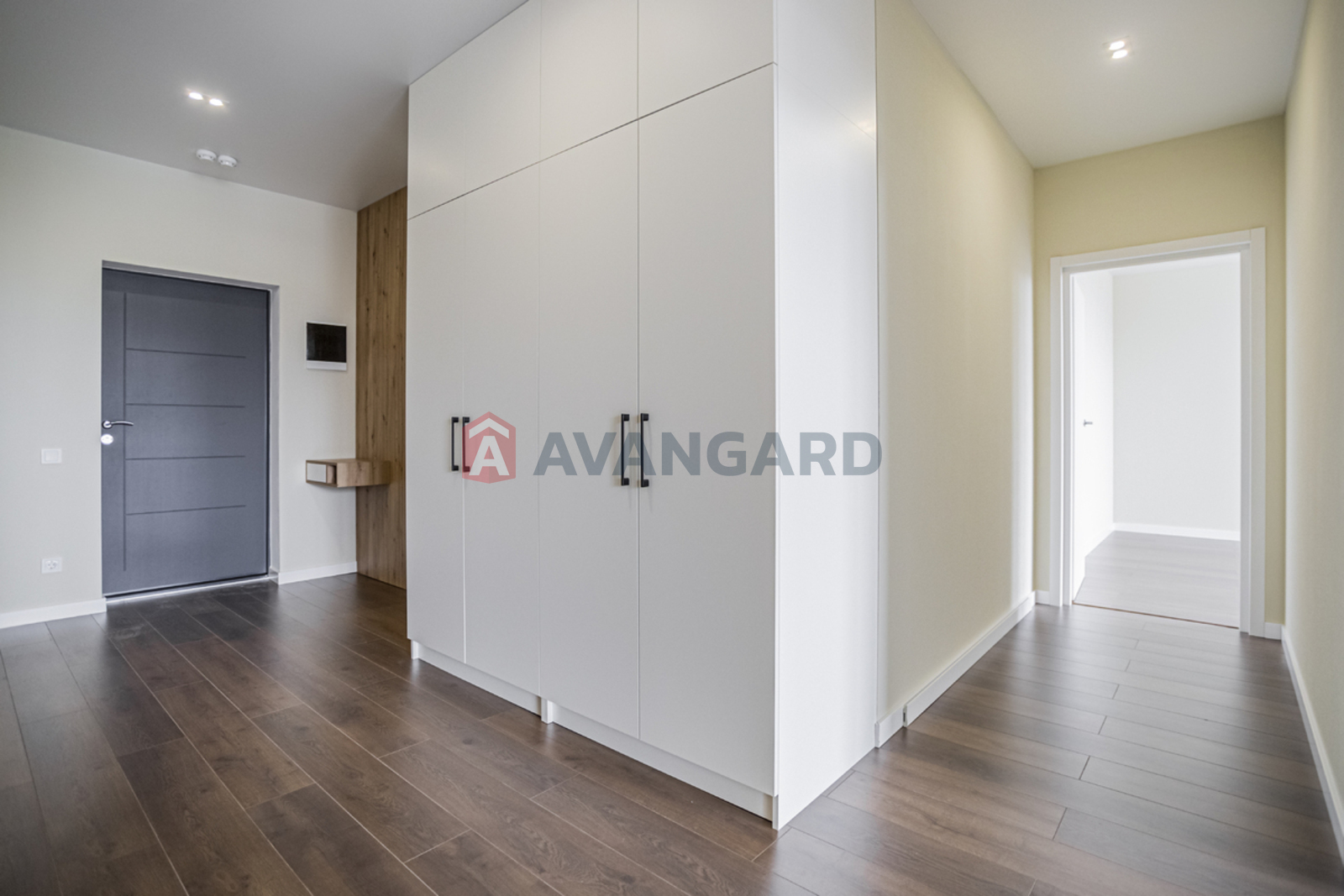 2 ��. ��������, 82/37/22 ��. �., 12/26 ������ ���� 10