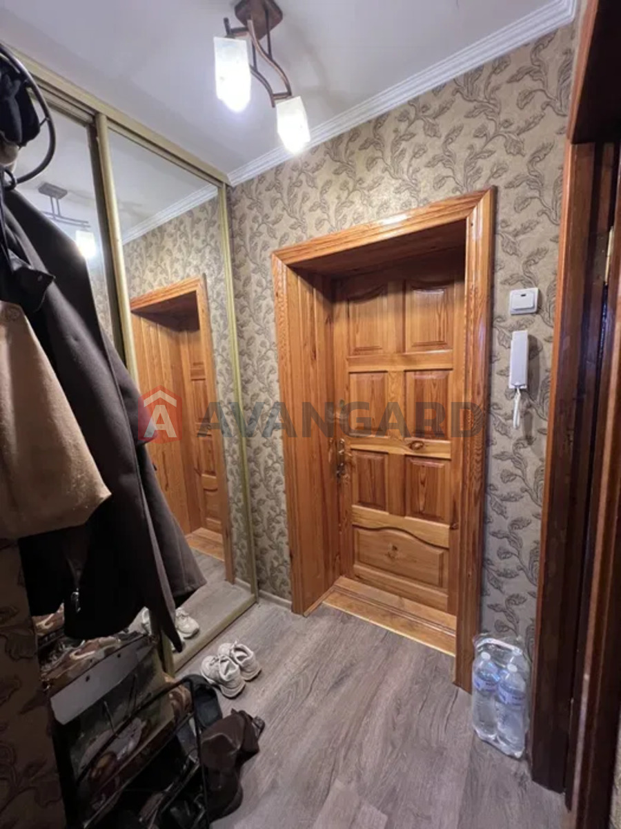 1 ����. ��������, 30/-/5 ��. �., 5/9 ���� ���� 8