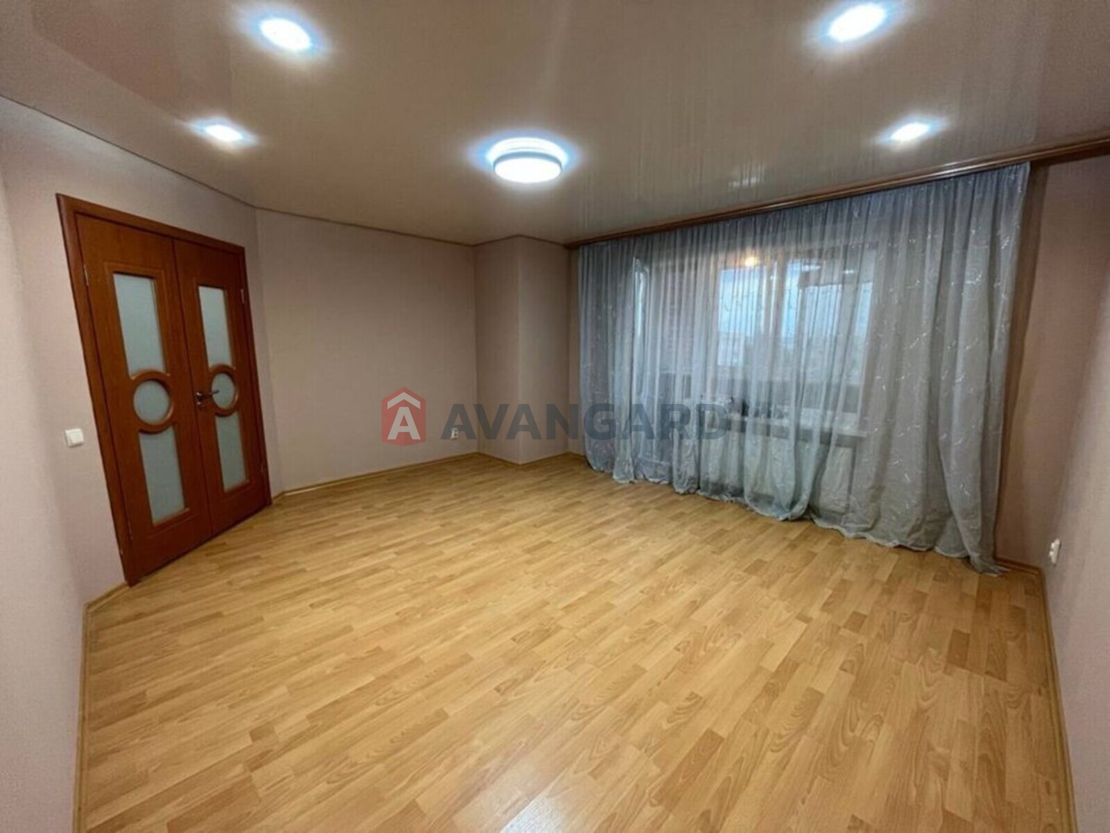 3 ��. ��������, 95/-/11 ��. �., 4/6 ������ ���� 5