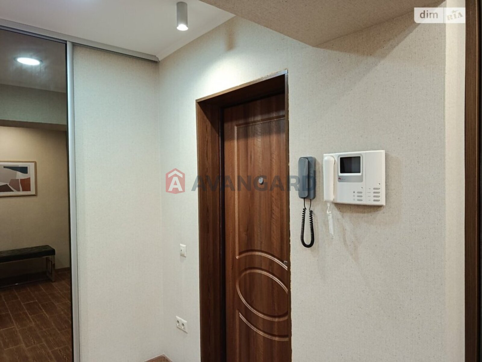 1 ��. ��������, 50/20/10 ��. �., 9/9 ������ ���� 18