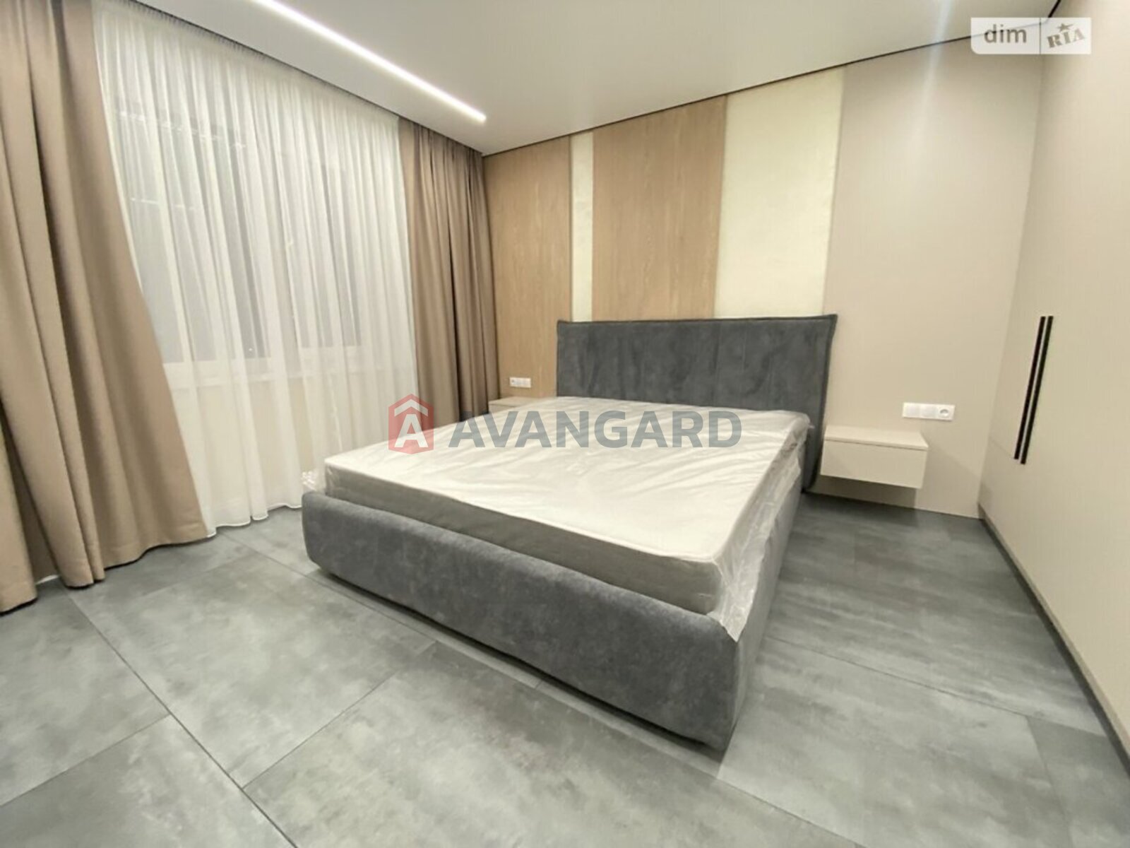 2 ����. ��������, 63/-/16 ��. �., 8/11 ���� ���� 15