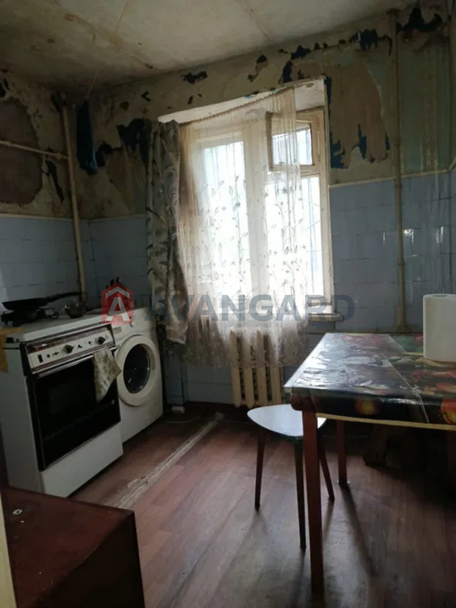 3 ����. ��������, 56/-/6 ��. �., 1/5 ���� ���� 9