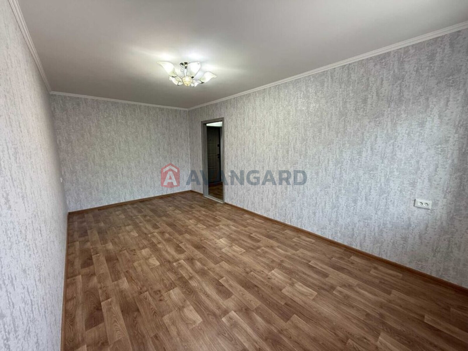 1 ��. ��������, 32/-/6 ��. �., 4/5 ������ ���� 3