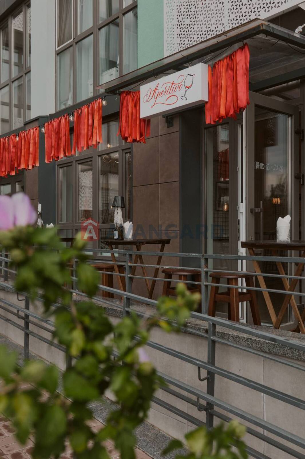 3 ��. ��������, 84 / 47 / 11 ��. �., 16/16 ������ ���� 15